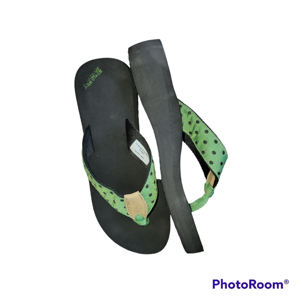 NEW Black polka dot on green flip flops size 7